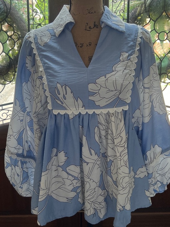 Entro Tops - Entro Blue/White Floral Babydoll Sz S Women’s Top Boho Flowy Cottage Whimsy